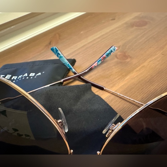 Terraba Women’s Sunglasses - Picture 4 of 4